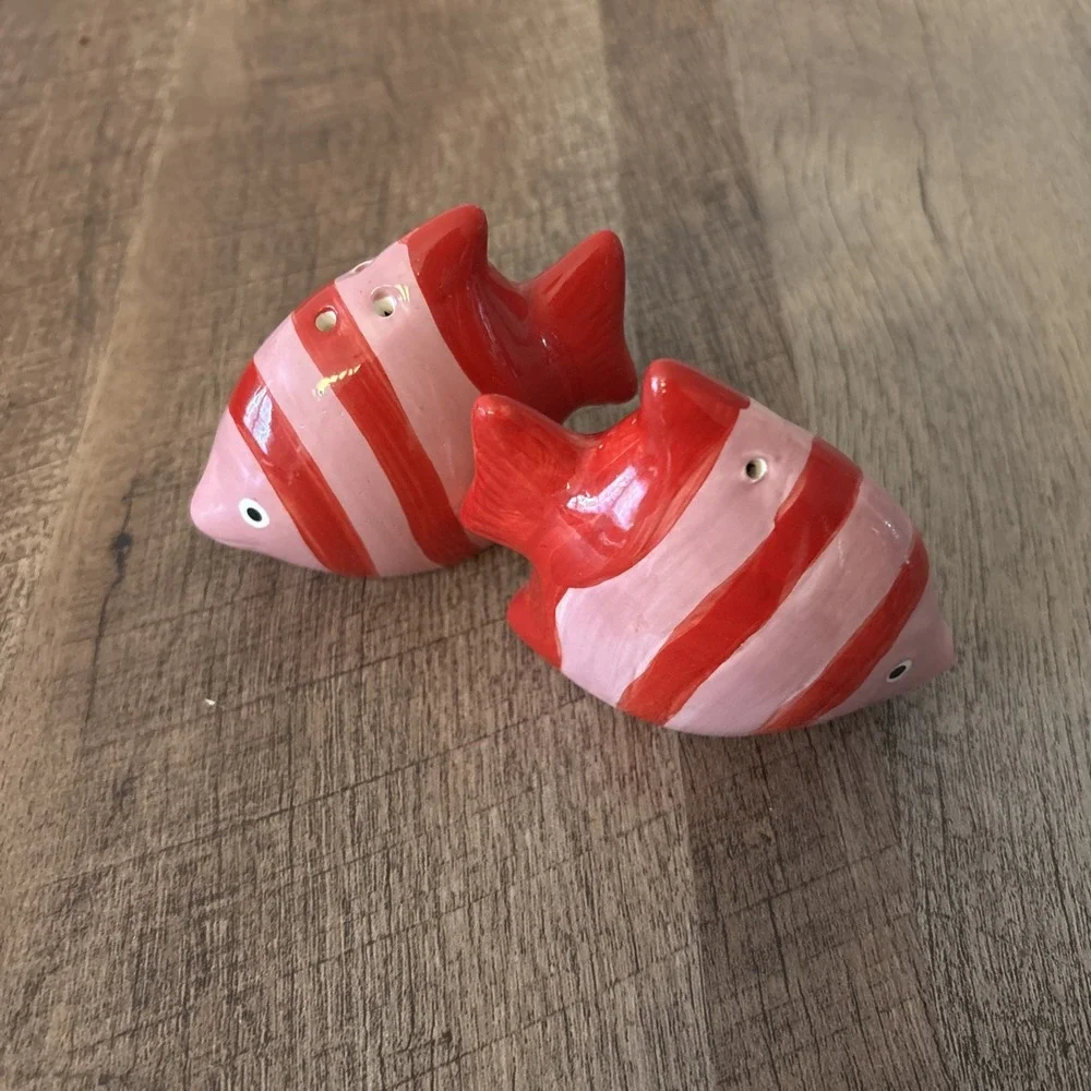 Vintage Stoneware Red Pink FISH Salt Pepper Shakers Set Cottage Core